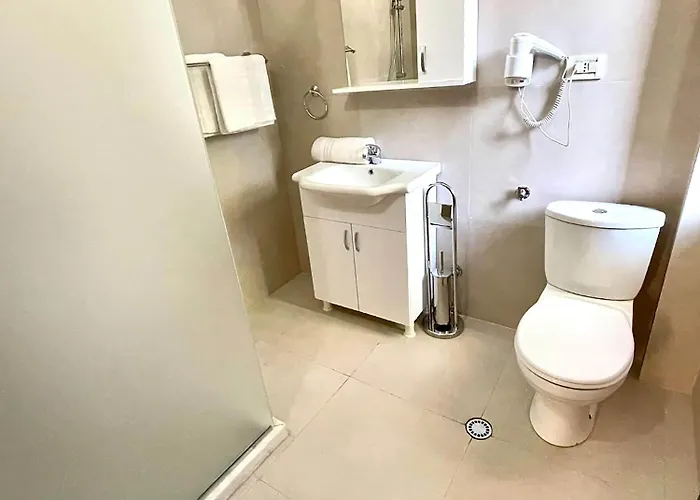 Algo Отель Тирана